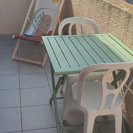 Pinede Piscine Clim Proche Du Village Naturiste