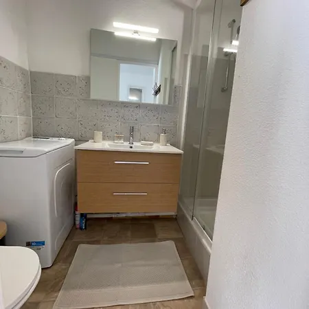 Pinede Piscine Clim Proche Du Village Naturiste * 阿格德
